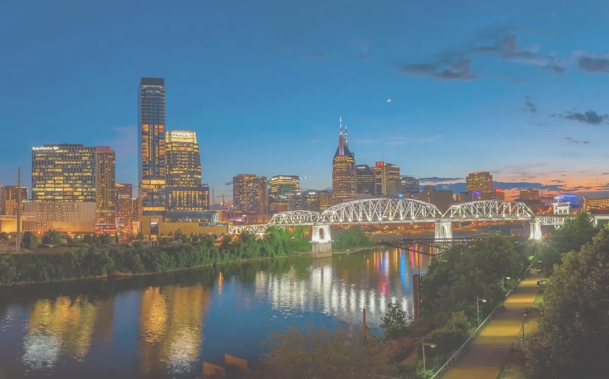 Nashville skyline at dusk
